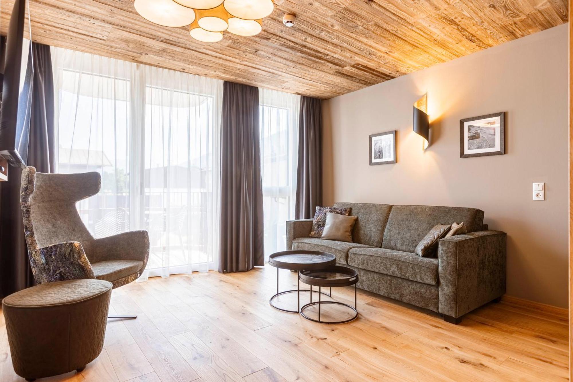 Zillertal Suites Fuegen By Alps Resorts Fügen Exterior foto